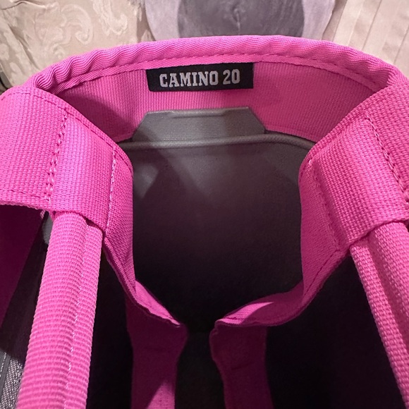 Yeti Camino 20 Carryall Tote Bag Power Pink Limited Edition Color - Picture 6 of 6